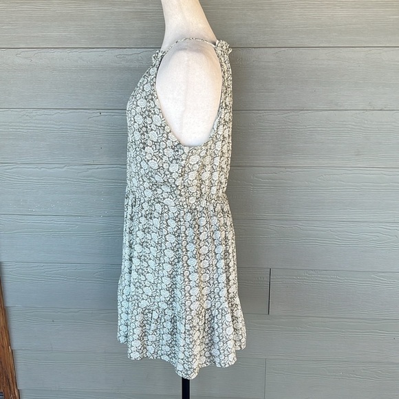 Trixxi Halter Dress - Picture 4 of 9